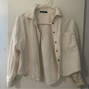 Off white cropped button up